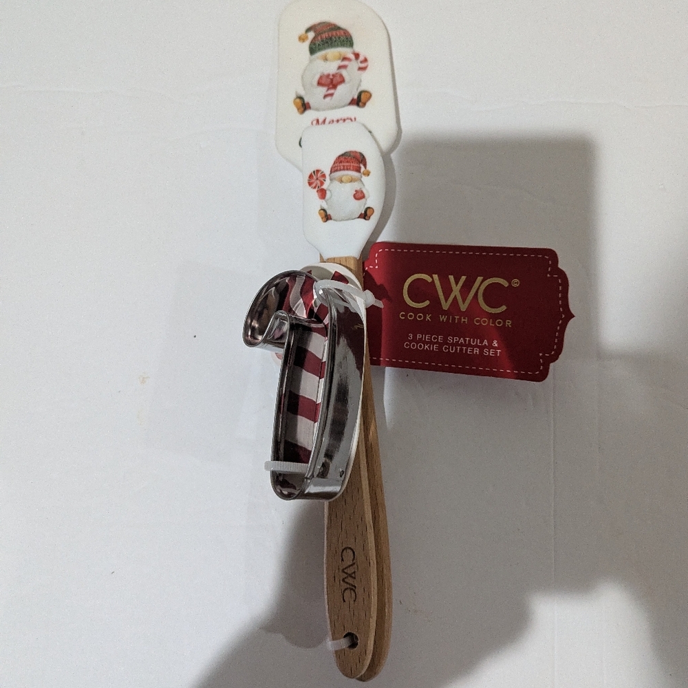 NEW 3 PC CWC Holiday Spatula and Cookie Cutter Set - Picture 6 of 6